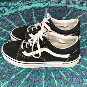 Old Skool Black Vans. Women’s 7.5.